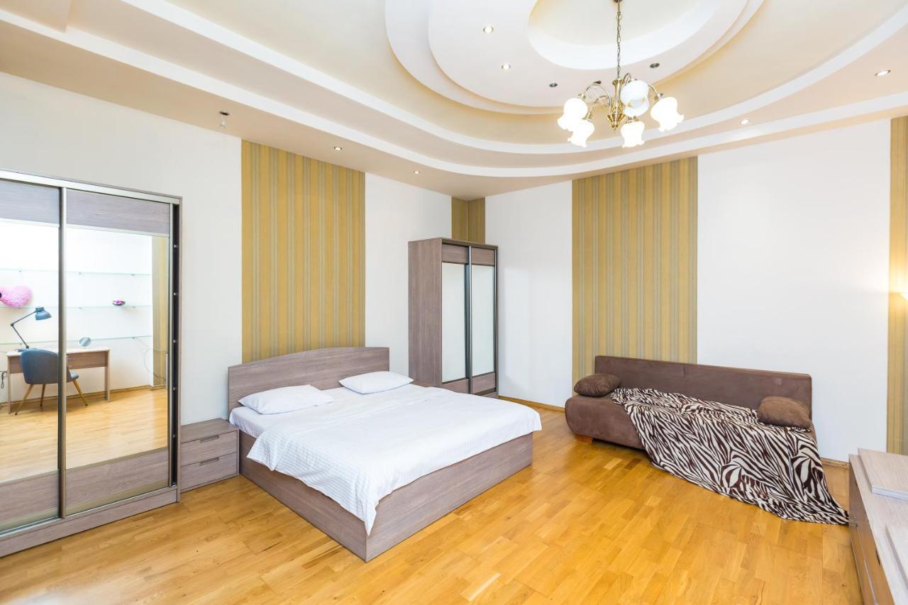 Куліша 15, Апартаменти В Центрі,Тц Форум,Оперний Leópolis Exterior foto